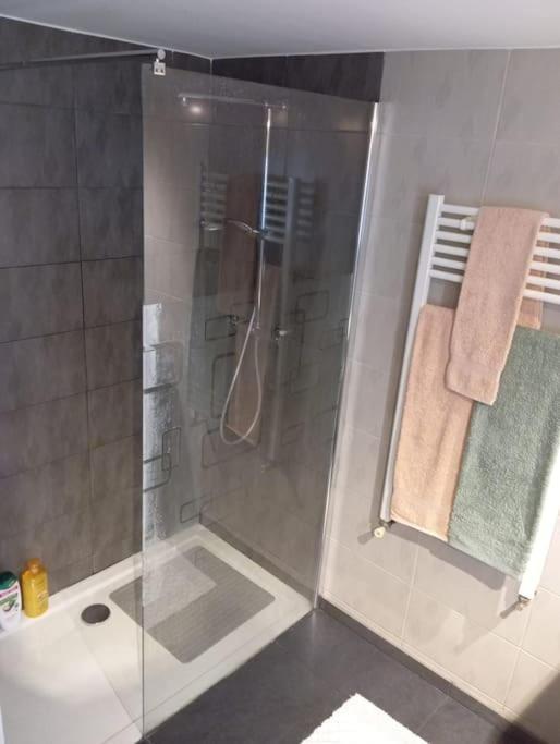 Appartement Cosy Avec Jardin Vaux-Sur-Seine Экстерьер фото